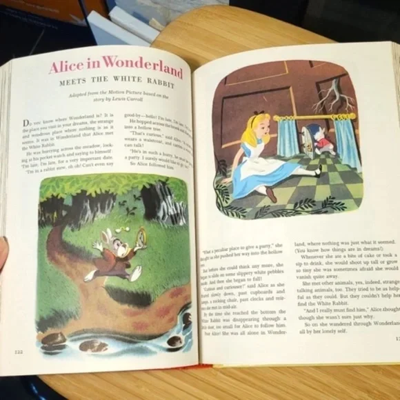 Disney's Story Land Classic Illustrated Book - Picture 4 of 13